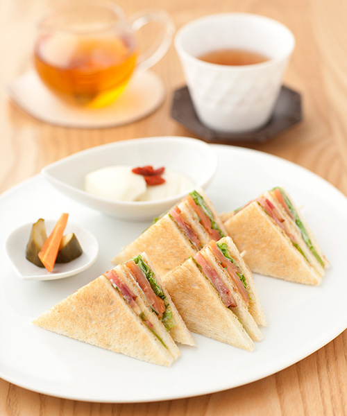 Salmon & Vegetable Clubhouse Sandwich Set