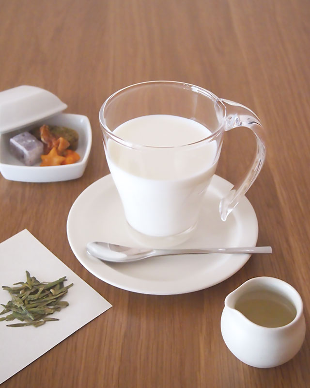 獅峰龍井茶のロイヤルミルクティー